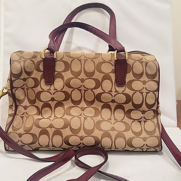 COACH SIGNATURE "C" CROSSBODY TAN & BURGANDY HANDBAG - Picture 2 of 9